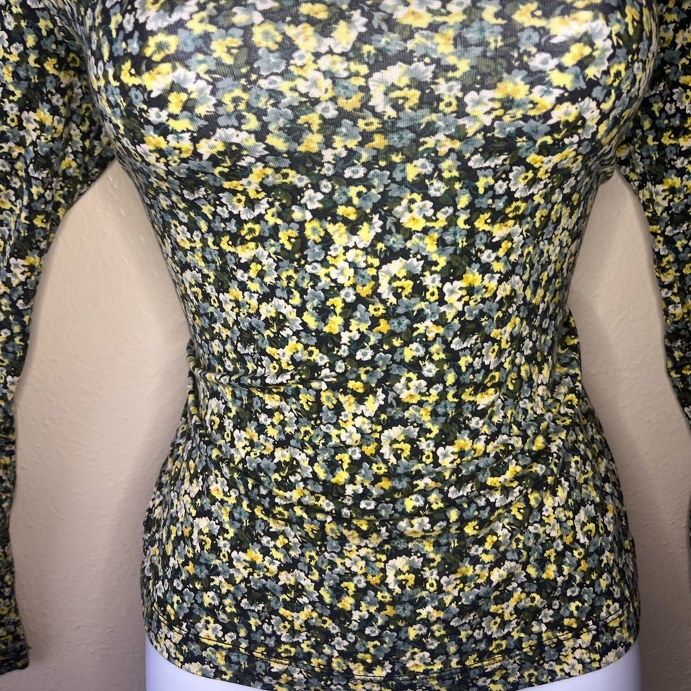 Flower turtleneck - Picture 2 of 5